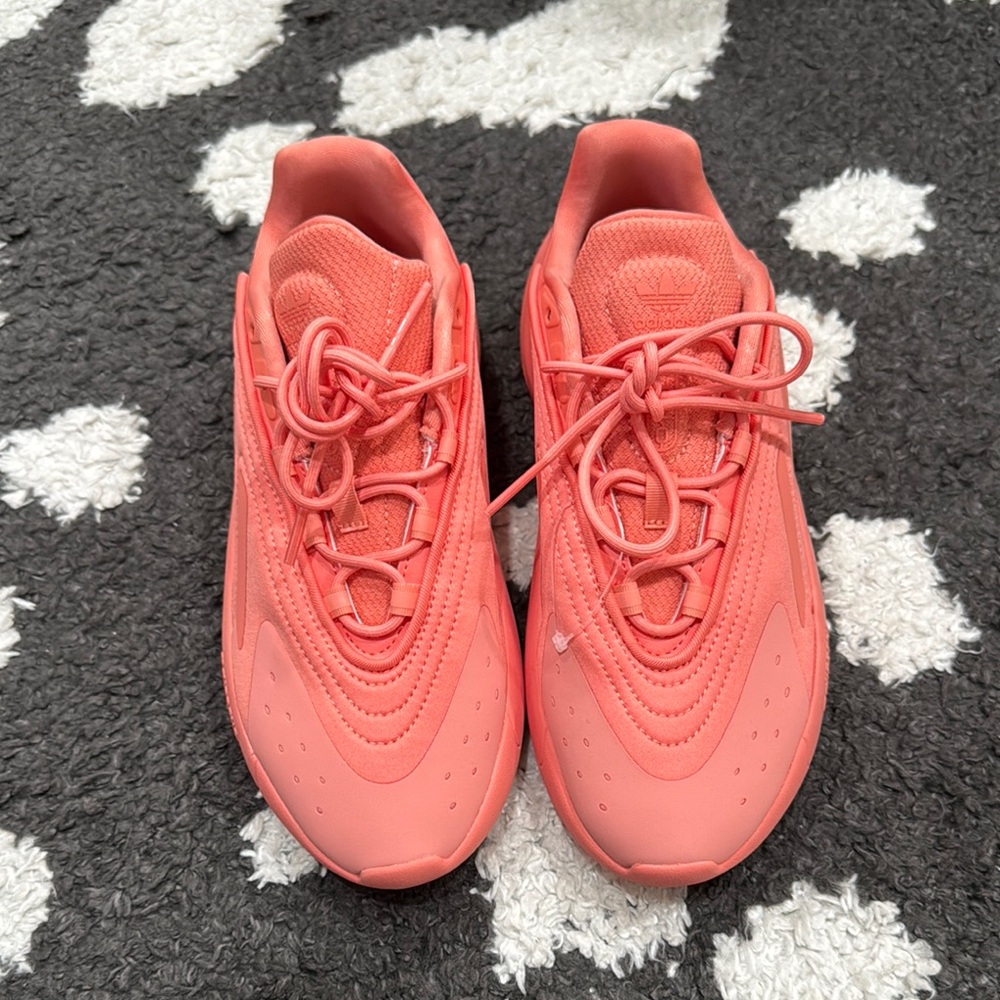 Adidas ozelia size 5.5 Vibrant Coral Sneakers NEW